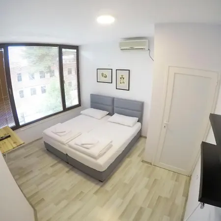 Hostel Art Τίρανα