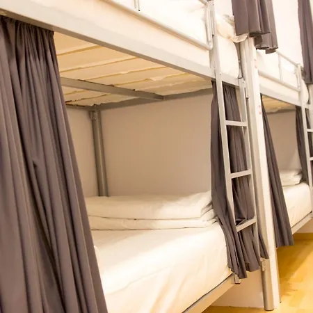 Vandrerhjem Art Tirana